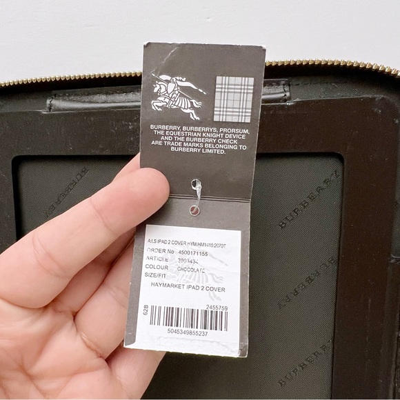 Burberry Haymarket Check Coated Logo Canvas iPad 2 Zip Cover Case - Picture 4 of 12